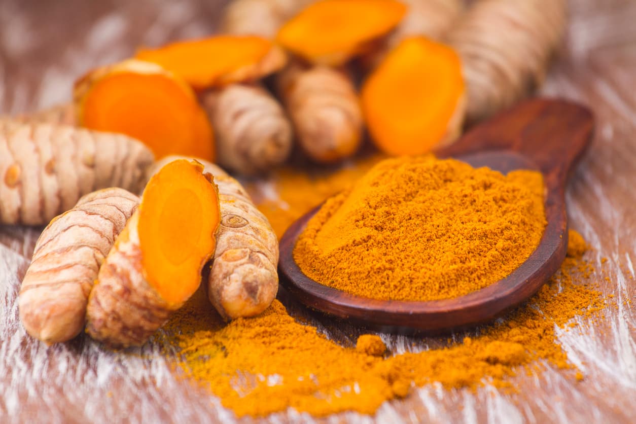 La curcumine améliore le potentiel synergique du paclitaxel, réduit la viabilité des cellules cancéreuses, le volume tumoral et la résistance aux médicaments dans différents cancers : revue systématique et méta-analyse