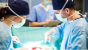 Chirurgie ouverte versus endovasculaire de l’anévrisme de l’aorte abdominale : résultats à long terme Chirurgie ouverte versus endovasculaire de l’anévrisme de l’aorte abdominale : résultats à long terme
