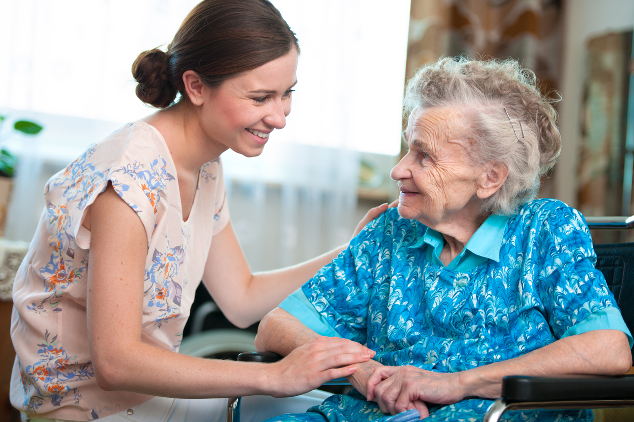 COVID-19 : nouveau protocole pour les personnes âgées à domicile