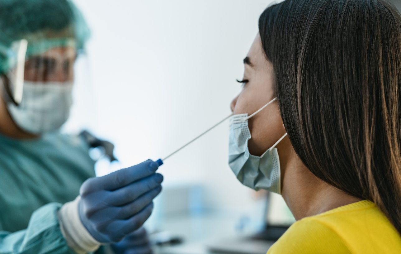 Guérison d’une patiente sous rituximab avec une infection par le SARS-CoV2 persistante sur plus de 245 jours Guérison d’une patiente sous rituximab avec une infection par le SARS-CoV2 persistante sur plus de 245 jours