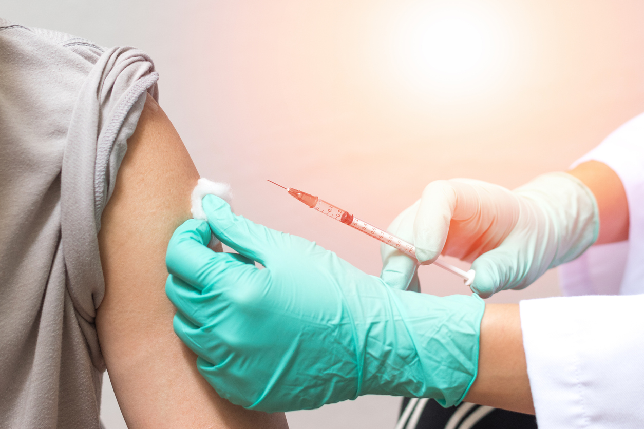 Successive vaccination against tick-borne encephalitis and yellow fever Successive vaccination against tick-borne encephalitis and yellow fever