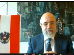 Discussion on the addresses by the Director General and the Regional Director