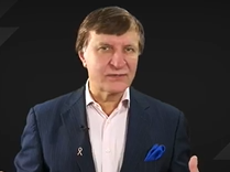 Refining Hololens: Mixed Reality in the O.R. Plastic Surgery Hot Topics with Rod J. Rohrich, MD Refining Hololens: Mixed Reality in the O.R. Plastic Surgery Hot Topics with Rod J. Rohrich, MD