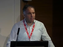 Risks and benefits of social media for children and young people